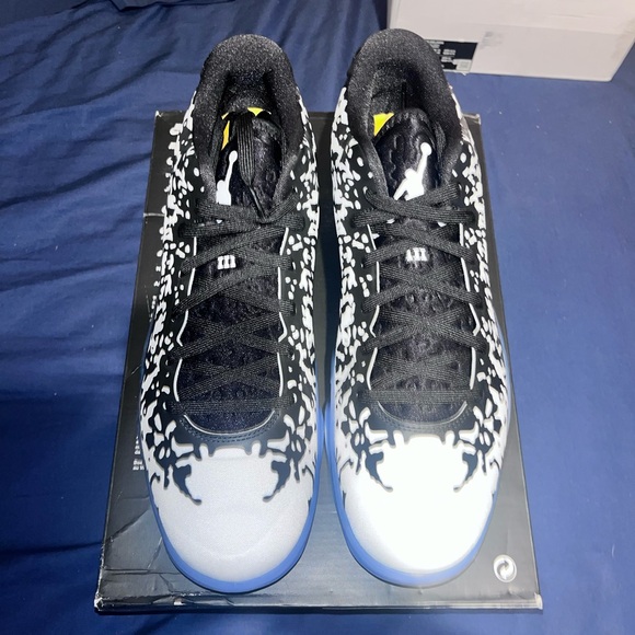 Jordan Zion 3 Mens Basketball Sneakers Size 12 Black White Gold - Picture 3 of 6